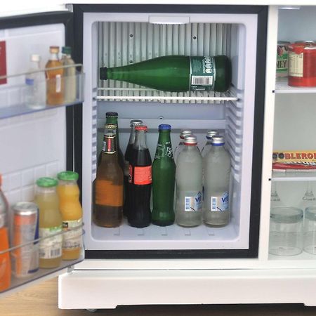 فندق إن إتش كوليكشين بلازا سانتياغو المظهر الخارجي الصورة A mini-bar