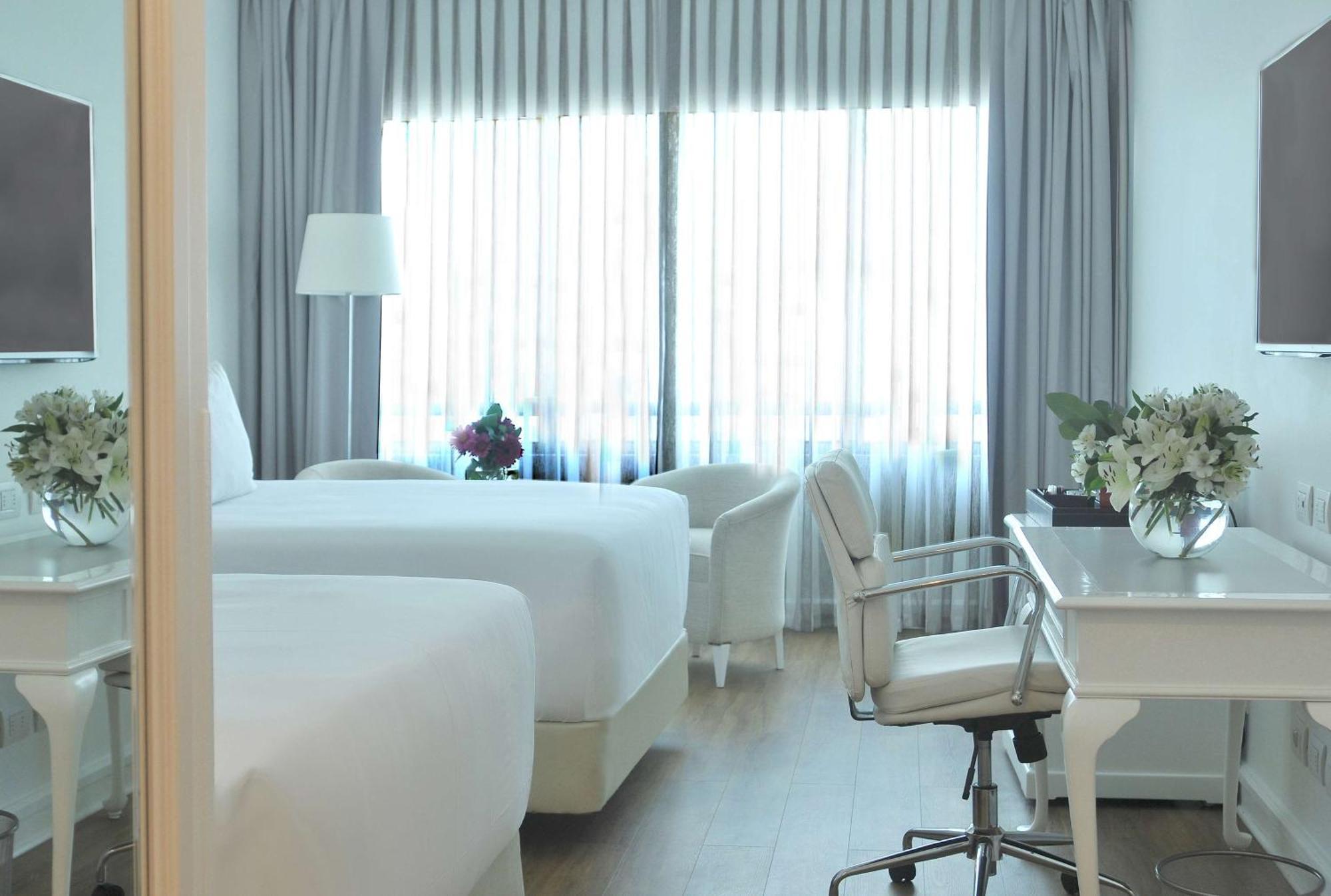فندق إن إتش كوليكشين بلازا سانتياغو المظهر الخارجي الصورة Deluxe Room