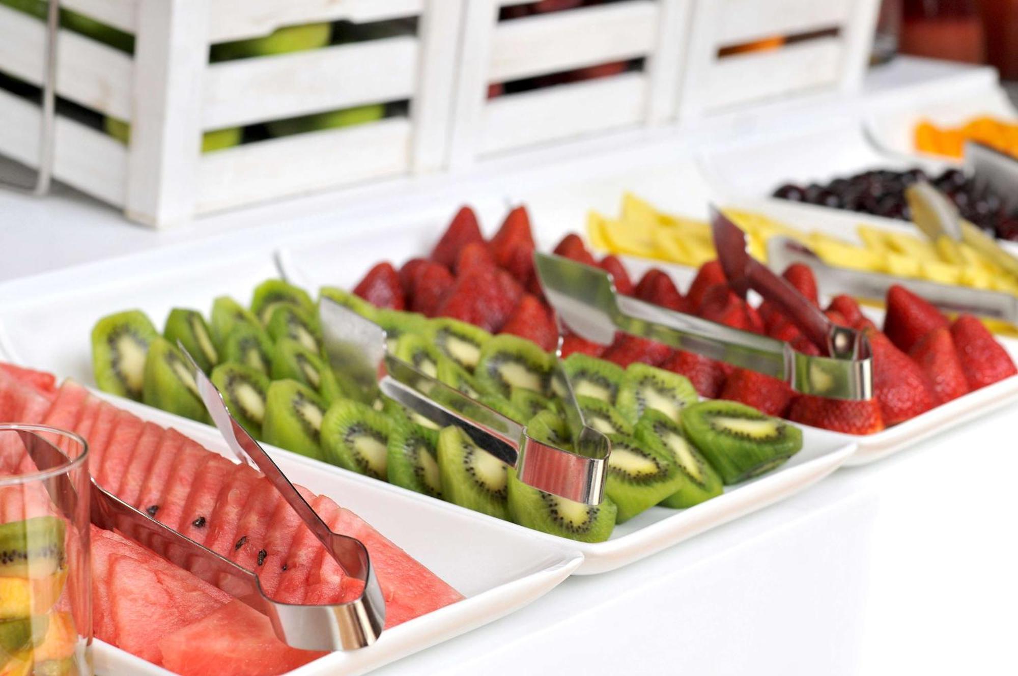 فندق إن إتش كوليكشين بلازا سانتياغو المظهر الخارجي الصورة Fruit salad