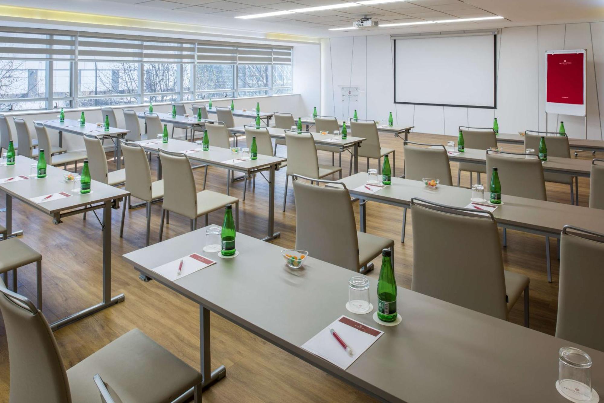فندق إن إتش كوليكشين بلازا سانتياغو المظهر الخارجي الصورة Meeting room