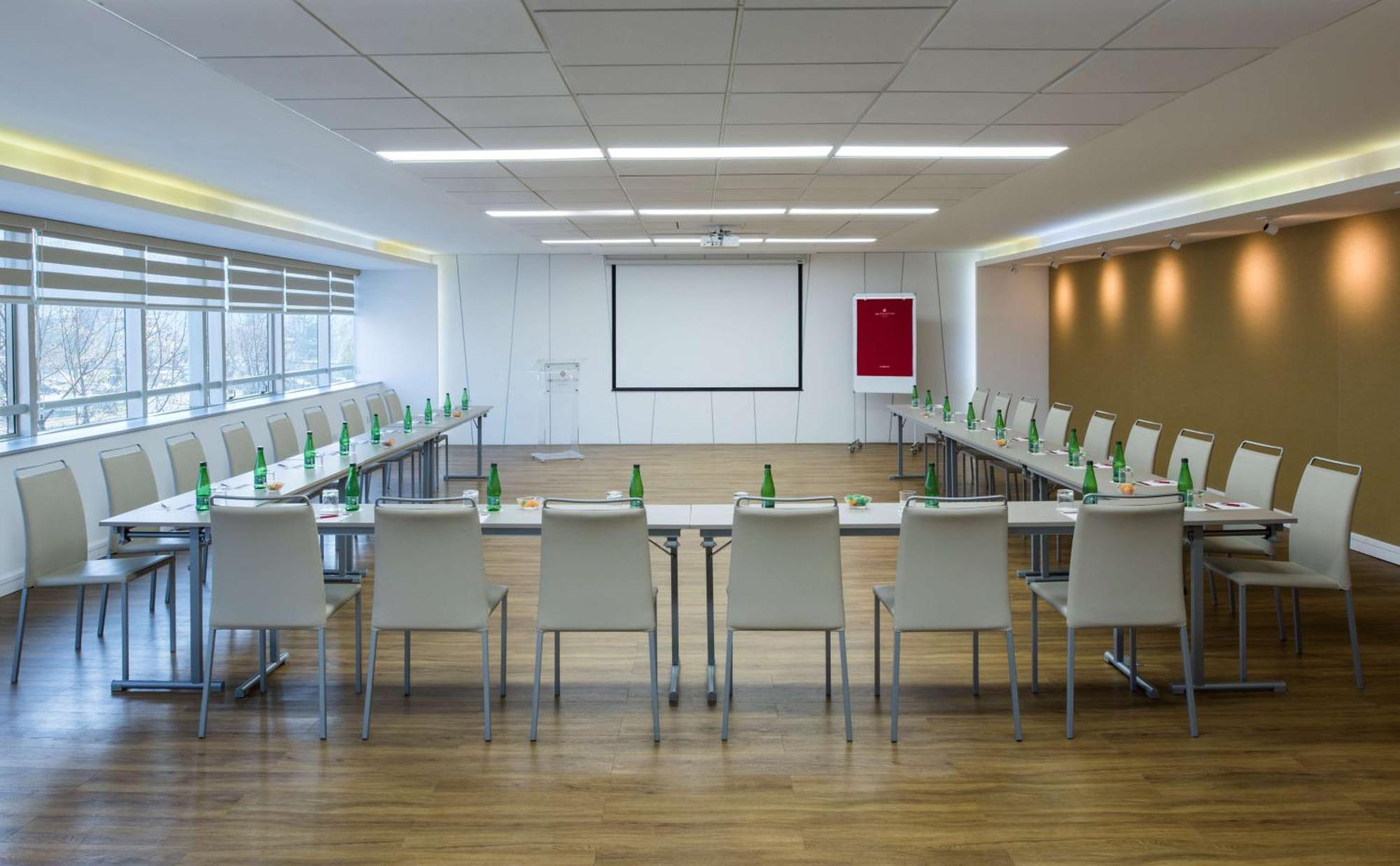 فندق إن إتش كوليكشين بلازا سانتياغو المظهر الخارجي الصورة Meeting room
