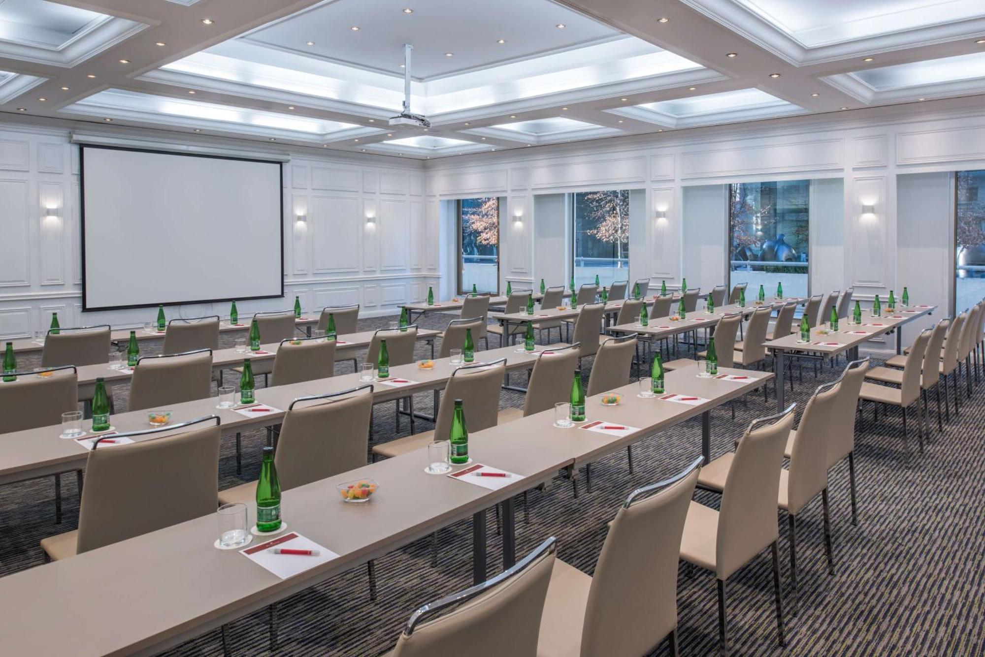 فندق إن إتش كوليكشين بلازا سانتياغو المظهر الخارجي الصورة Meeting room